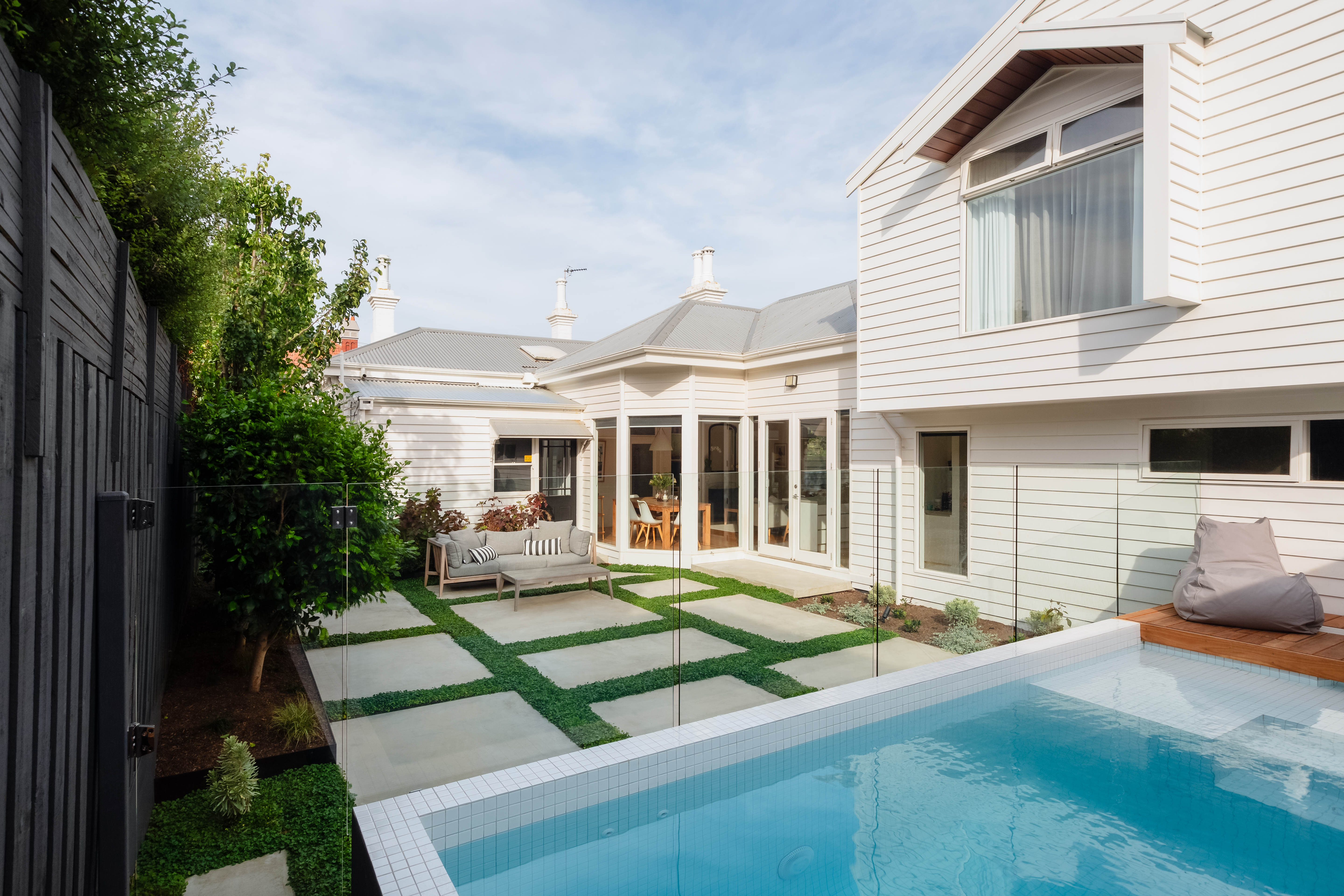 Residential Landscape Construction 
up to 100k