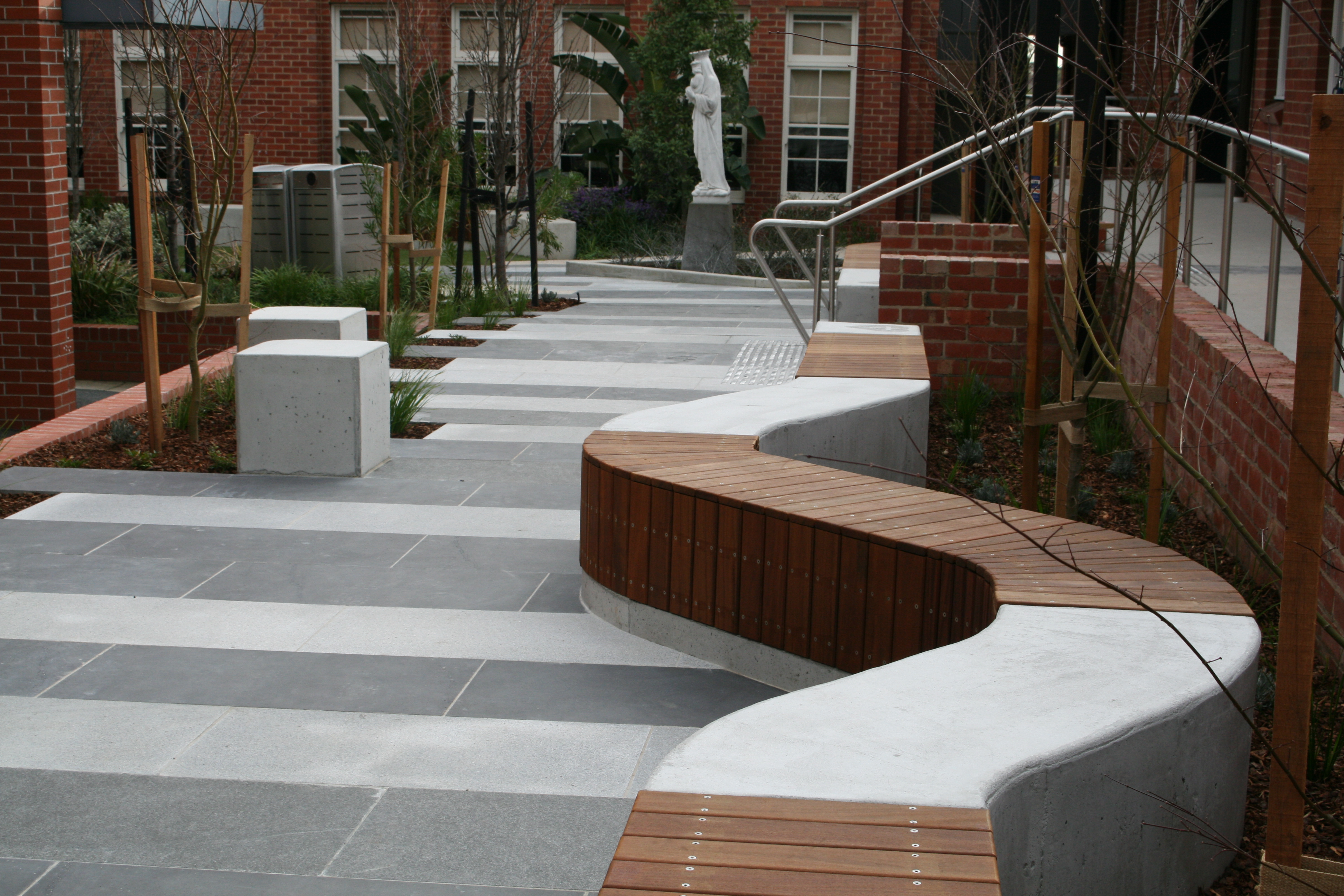 Commercial under 500K